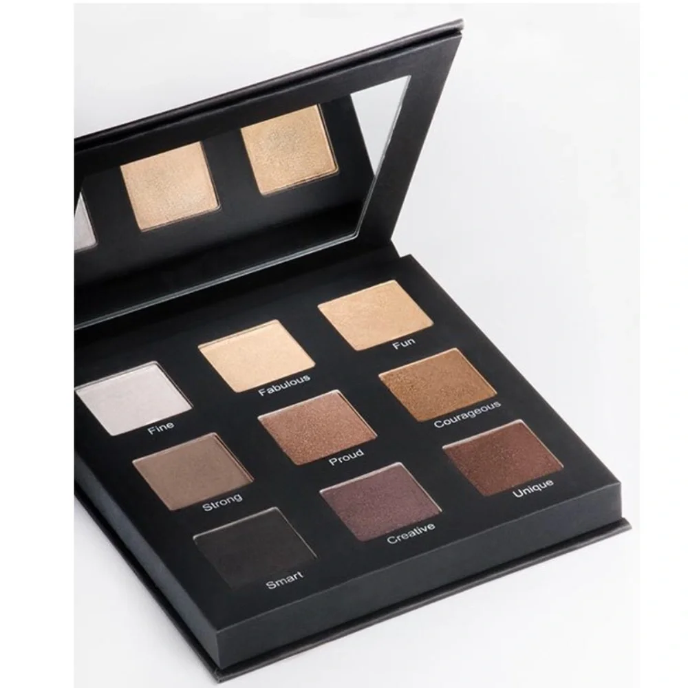 RealHer Eyeshadow Palette: Play Book 1 - Picture 1 of 3